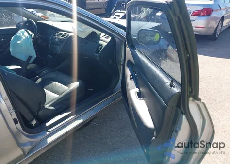 2002 Honda Accord 3.0 Ex z USA, uszkodzony, nr VIN 1HGCG22502A008630